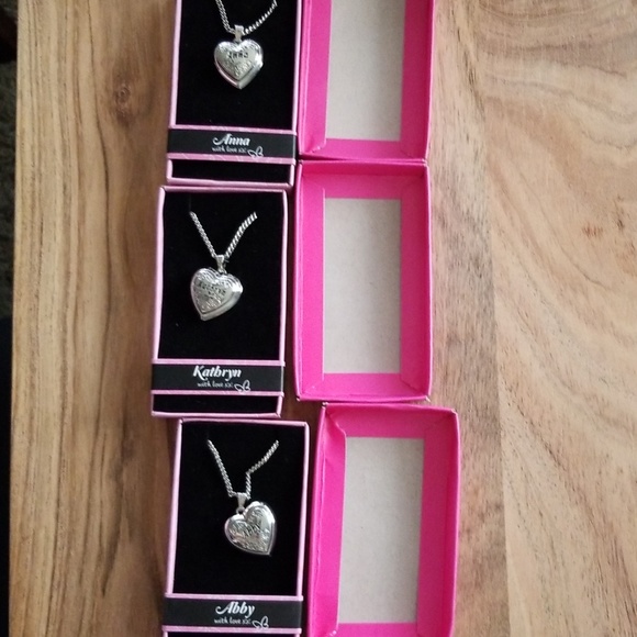 3 heart necklaces with engraved names - Picture 5 of 8